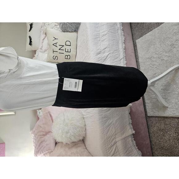 Nwt Doncaster Elegant Black Suede Like Skirt with Zip Detail - Picture 2 of 8